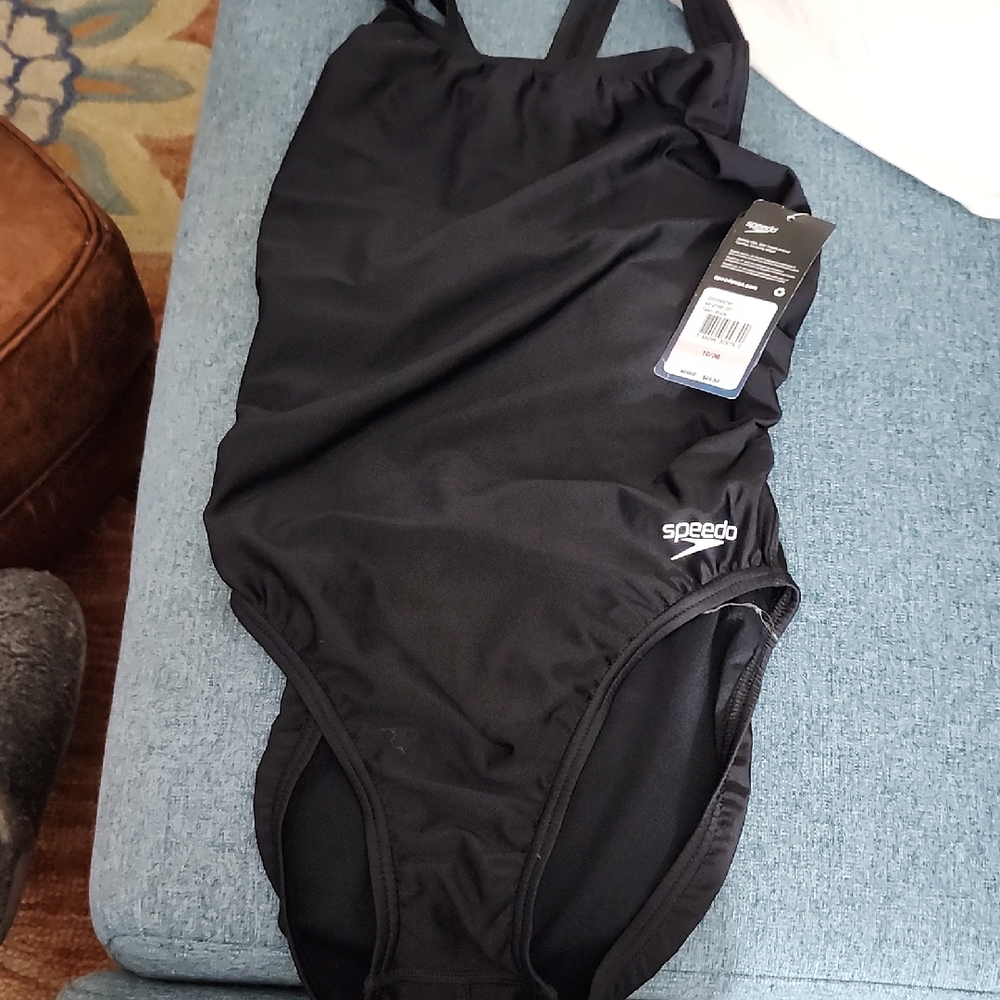 SPEEDO NWT, SZ 10/38